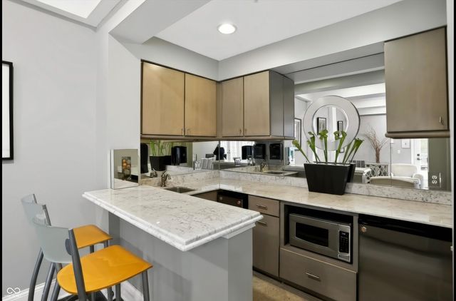 355 E Ohio Street 213, Indianapolis, IN 46204