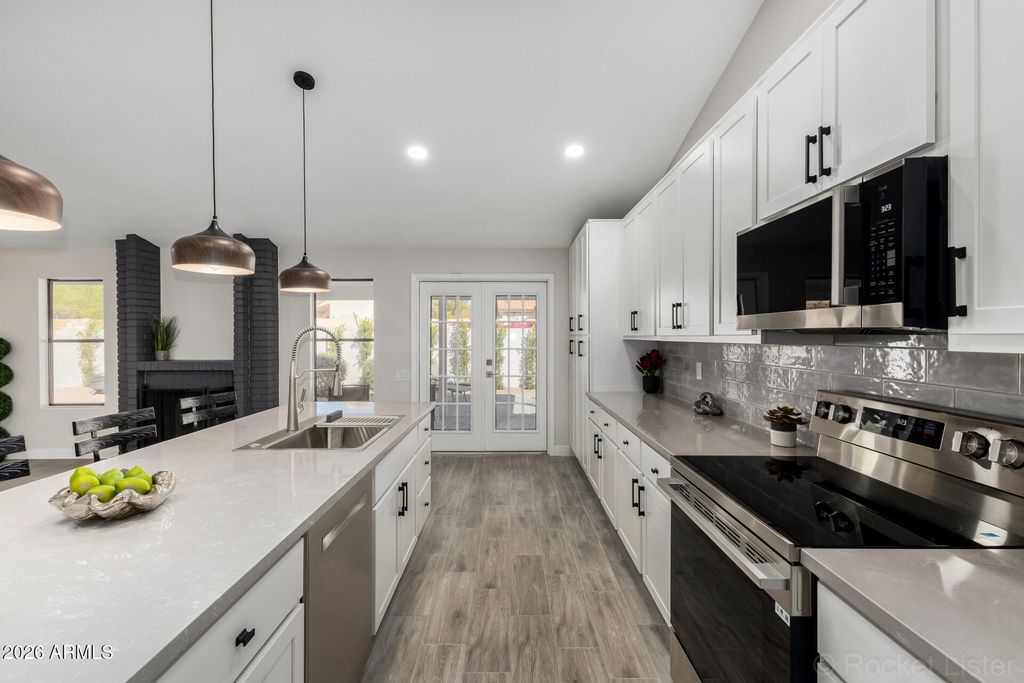 Image 16 of property listing at 11365 N 109TH Way, Scottsdale, AZ 85259