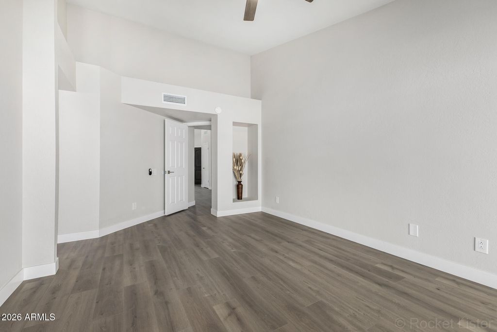 Image 19 of property listing at 11365 N 109TH Way, Scottsdale, AZ 85259