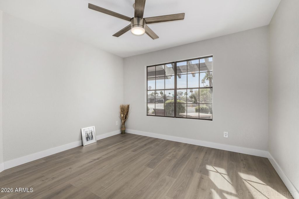 Image 24 of property listing at 11365 N 109TH Way, Scottsdale, AZ 85259