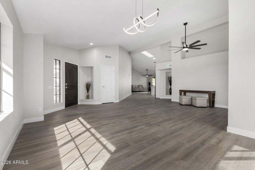 Image 6 of property listing at 11365 N 109TH Way, Scottsdale, AZ 85259