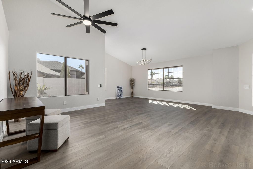 Image 7 of property listing at 11365 N 109TH Way, Scottsdale, AZ 85259