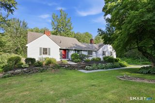 8 Penwood Road, Bloomfield, CT 06002