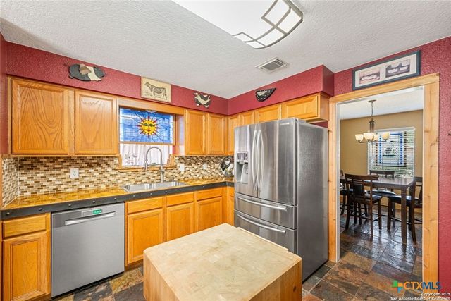 1106 Amanda, Canyon Lake, TX 78133