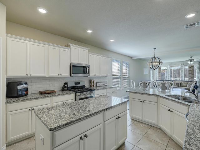 805 Lake Cypress Lane, Little Elm, TX 75068