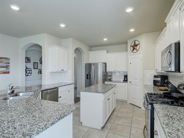 805 Lake Cypress Lane, Little Elm, TX 75068