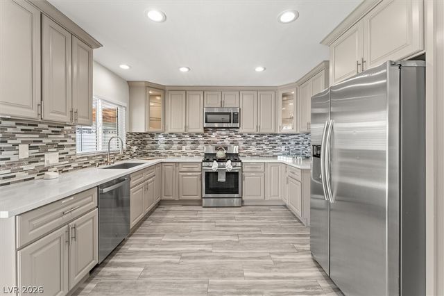 6441 Hummingbird Lane, Las Vegas, NV 89103