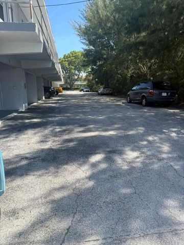 209 SE 6th Street 4, Boynton Beach, FL 33435