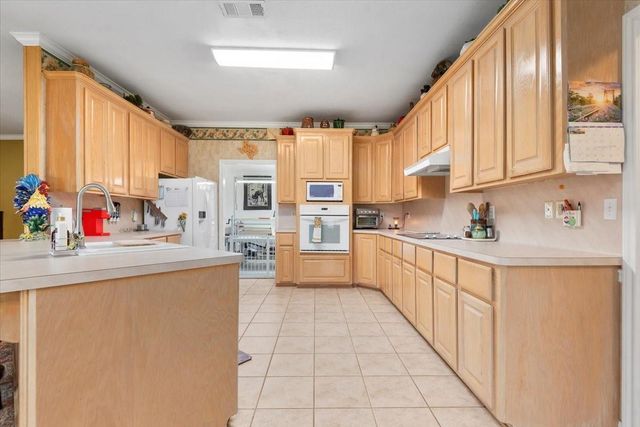 1668 County Road 324, Navasota, TX 77868