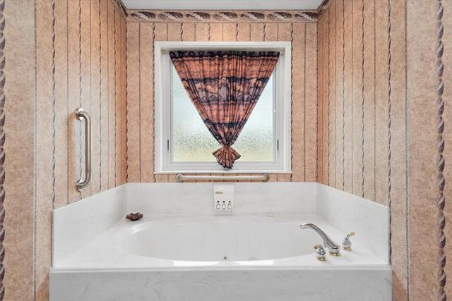 1668 County Road 324, Navasota, TX 77868