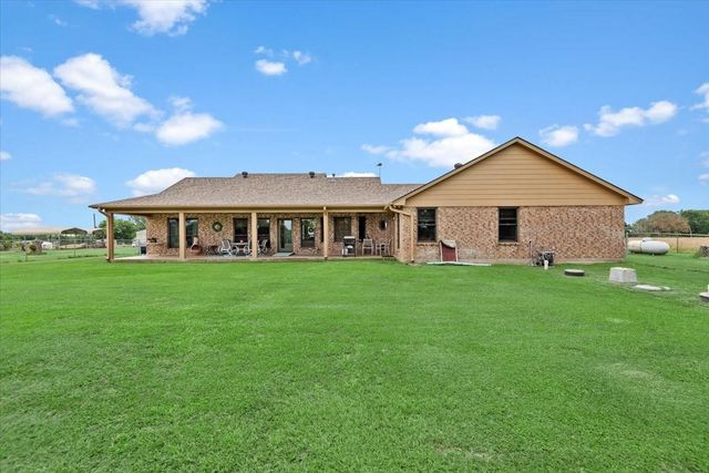 1668 County Road 324, Navasota, TX 77868