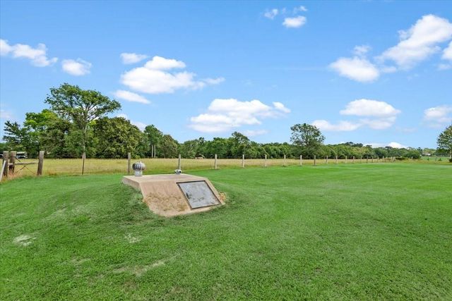 1668 County Road 324, Navasota, TX 77868