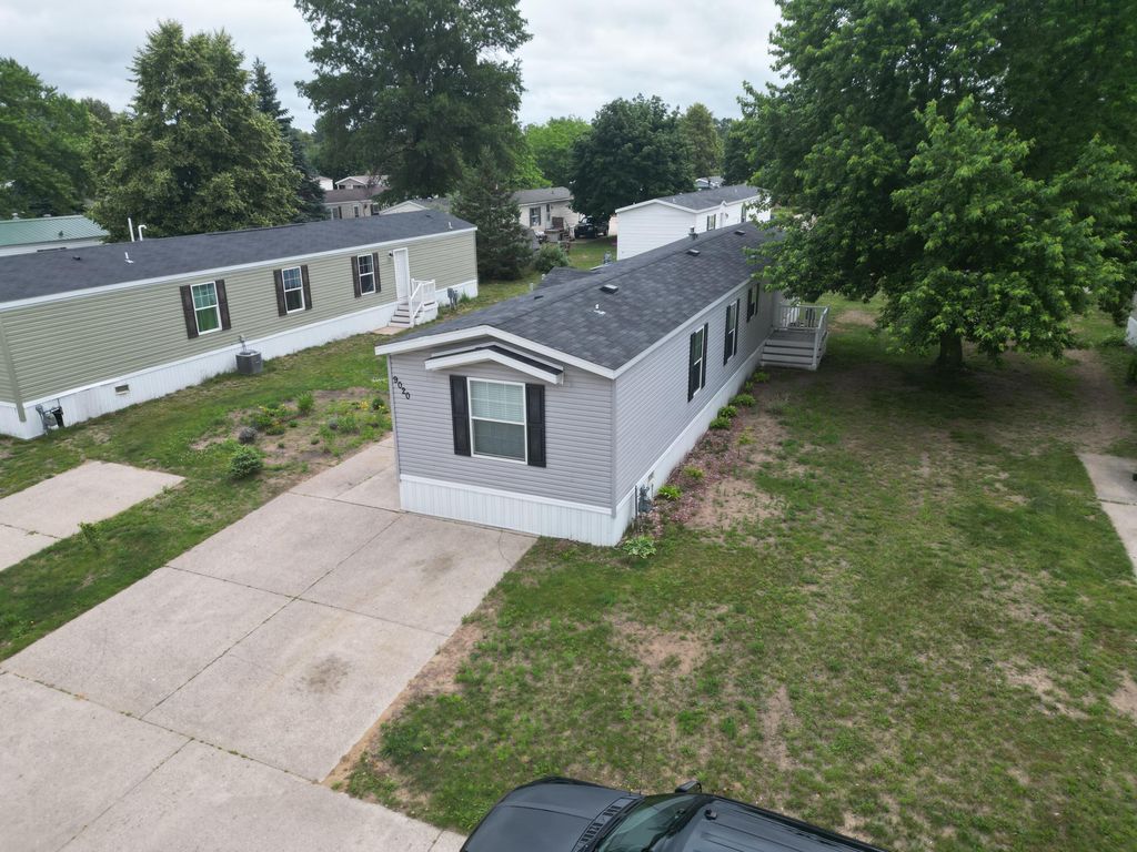 9020 4 Winds Lane W, Olive Twp, MI 49460