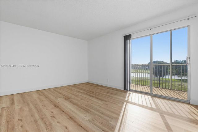 101 SW 132nd Way 305J, Pembroke Pines, FL 33027