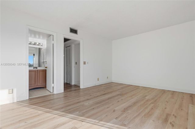 101 SW 132nd Way 305J, Pembroke Pines, FL 33027
