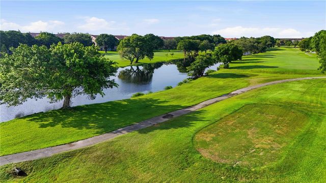 101 SW 132nd Way 305J, Pembroke Pines, FL 33027