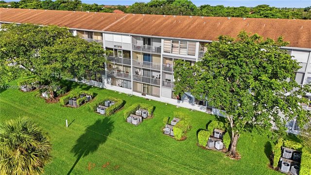 101 SW 132nd Way 305J, Pembroke Pines, FL 33027