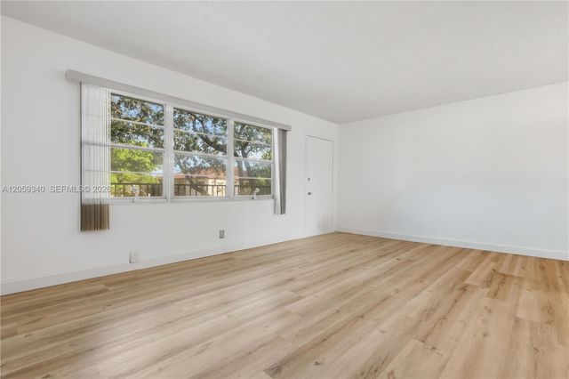 101 SW 132nd Way 305J, Pembroke Pines, FL 33027