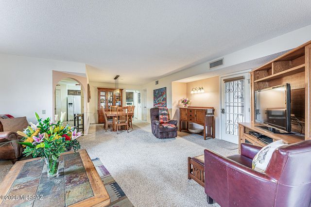 1051 W Camino Sagasta, Green Valley, AZ 85622