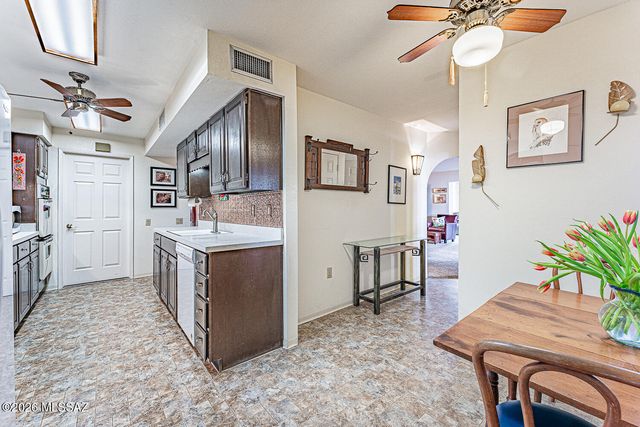 1051 W Camino Sagasta, Green Valley, AZ 85622