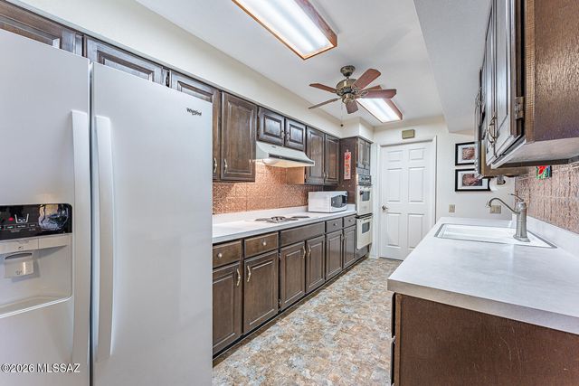 1051 W Camino Sagasta, Green Valley, AZ 85622