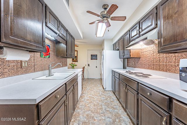 1051 W Camino Sagasta, Green Valley, AZ 85622