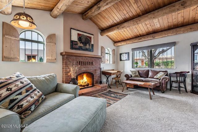 1051 W Camino Sagasta, Green Valley, AZ 85622