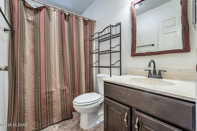 1051 W Camino Sagasta, Green Valley, AZ 85622