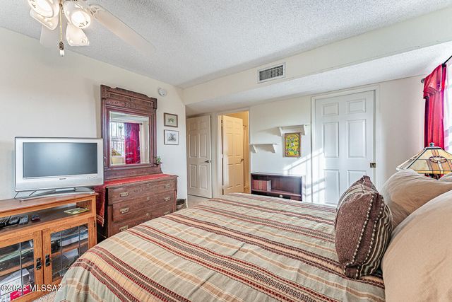 1051 W Camino Sagasta, Green Valley, AZ 85622