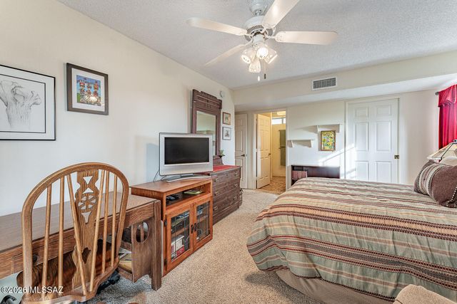 1051 W Camino Sagasta, Green Valley, AZ 85622