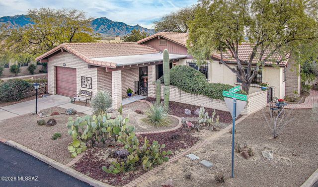 1051 W Camino Sagasta, Green Valley, AZ 85622