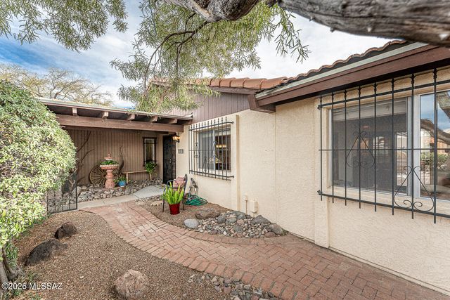 1051 W Camino Sagasta, Green Valley, AZ 85622