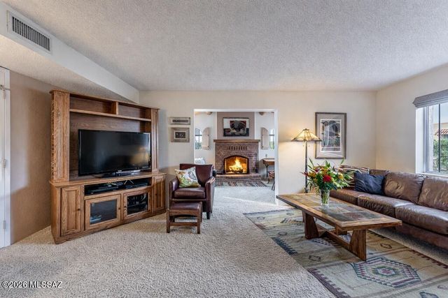 1051 W Camino Sagasta, Green Valley, AZ 85622