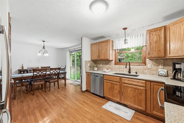 39 Blackswoods Rd, New Sewickley Twp, PA 15042