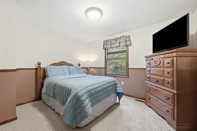 39 Blackswoods Rd, New Sewickley Twp, PA 15042
