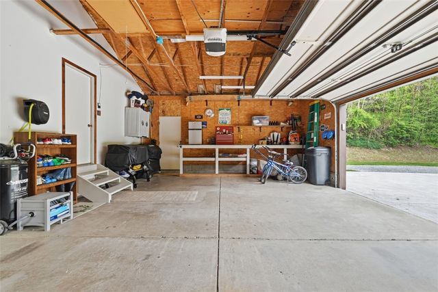 39 Blackswoods Rd, New Sewickley Twp, PA 15042