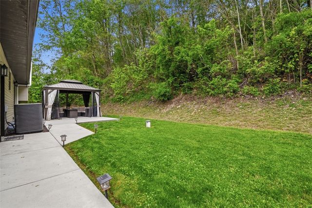 39 Blackswoods Rd, New Sewickley Twp, PA 15042