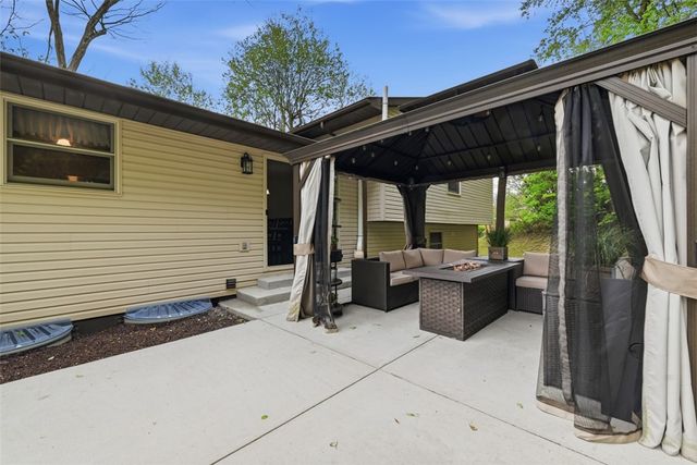 39 Blackswoods Rd, New Sewickley Twp, PA 15042
