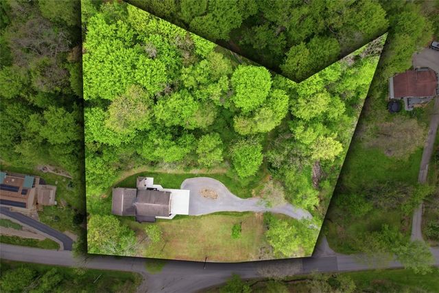 39 Blackswoods Rd, New Sewickley Twp, PA 15042