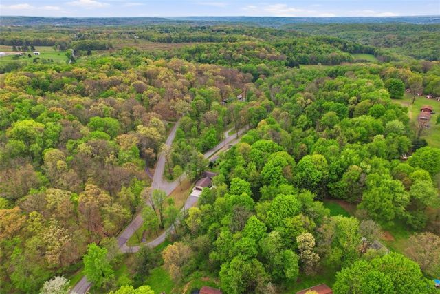 39 Blackswoods Rd, New Sewickley Twp, PA 15042