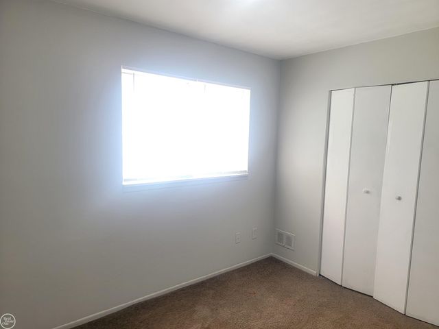 6784 Studebaker Avenue, Warren, MI 48091