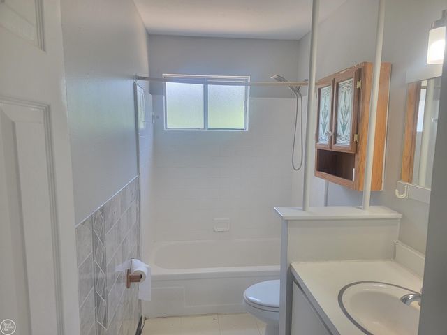 6784 Studebaker Avenue, Warren, MI 48091