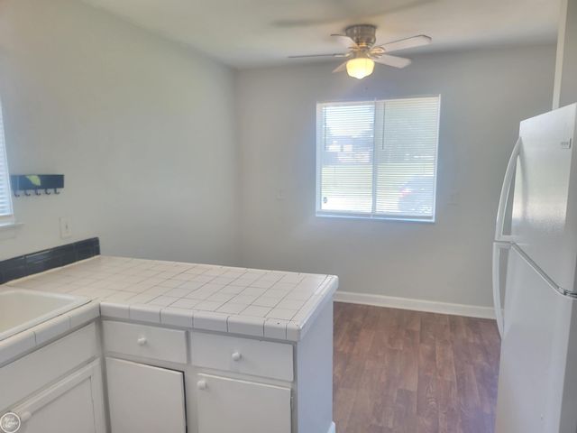 6784 Studebaker Avenue, Warren, MI 48091