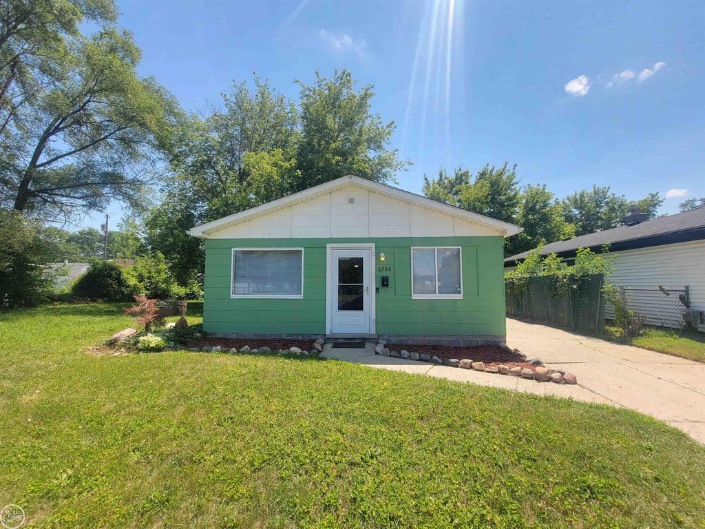 6784 Studebaker Avenue, Warren, MI 48091