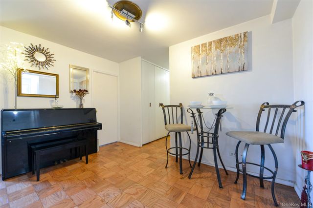 61-20 Grand Central B 508, Forest Hills, NY 11375