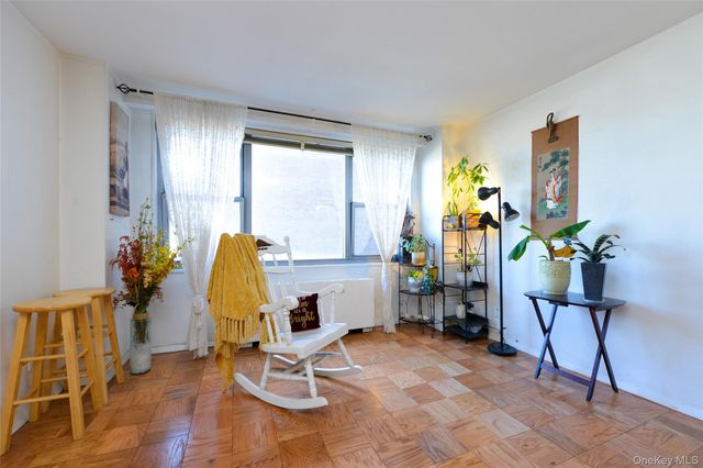 61-20 Grand Central B 508, Forest Hills, NY 11375