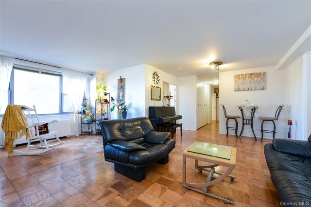 61-20 Grand Central B 508, Forest Hills, NY 11375