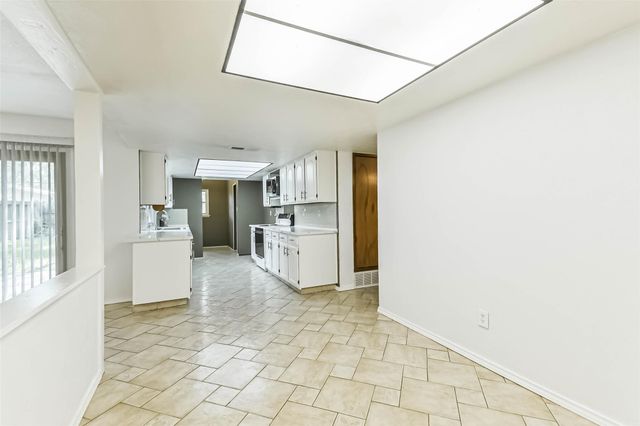 2718 Quail Run Drive, Humble, TX 77396