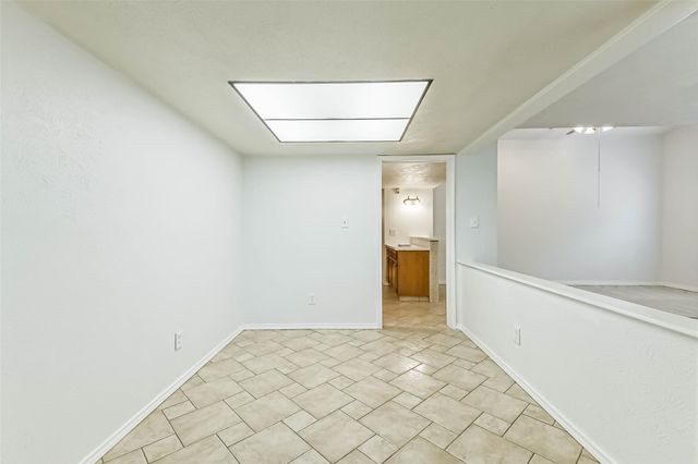 2718 Quail Run Drive, Humble, TX 77396