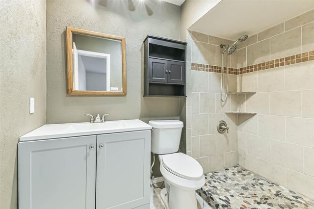 2718 Quail Run Drive, Humble, TX 77396
